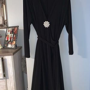 Elegant basic black dress